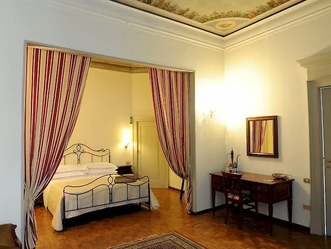 Antica Dimora Alojamento de Acomodação e Pequeno-almoço 4*