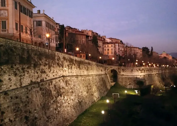 Antica Dimora In Historic Бергамо